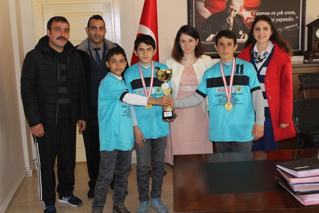 Gazi Ybo Bocce Ekibinden Anlamı Ziyaret