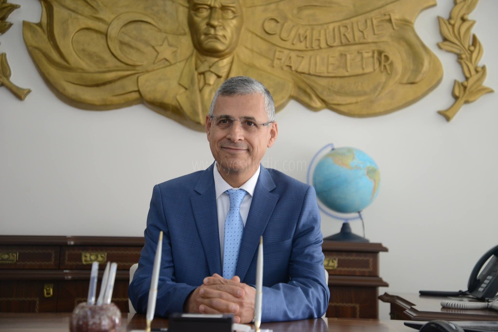 VALİ AHMET TURGAY ALPMANIN 19 MAYIS ATATÜRKÜ ANMA GENÇLİK VE SPOR BAYRAMI MESAJI