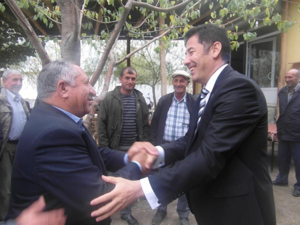 MHP Iğdır Milletvekili OĞAN Iğdırda Hem Bayramlaştı Hem Sorunları Dinledi