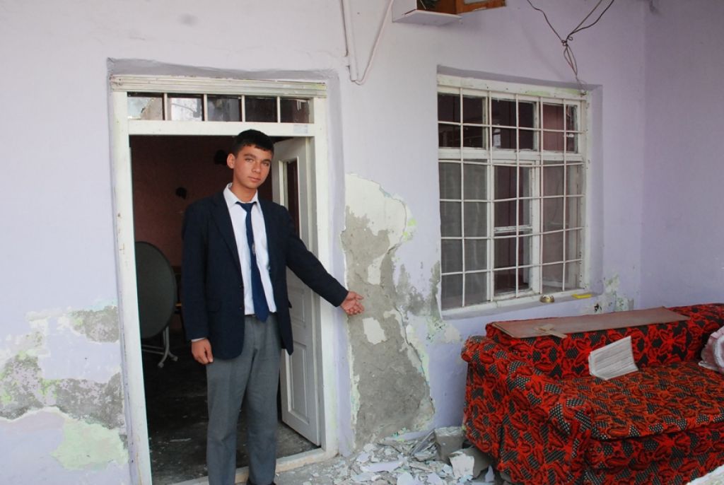 Aşırı Yağmurlardan Evi Çöktü