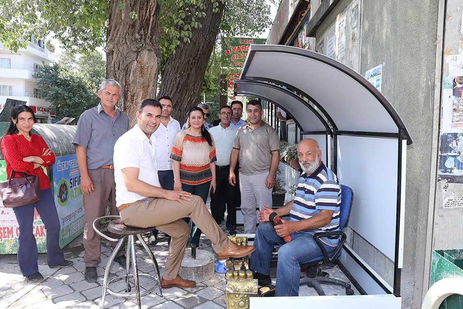 Ayakkabı Boyacılarına Minyatür Kulübeler Yapıldı
