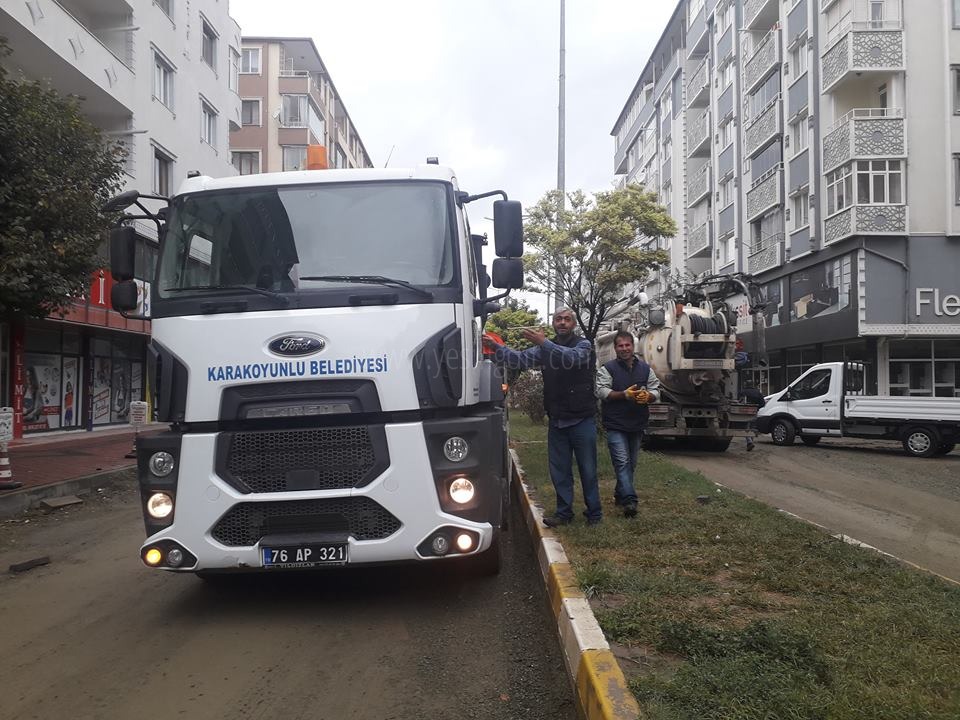 Iğdır Belediyesi'nden Kanalizasyon Temizleme Çalışması