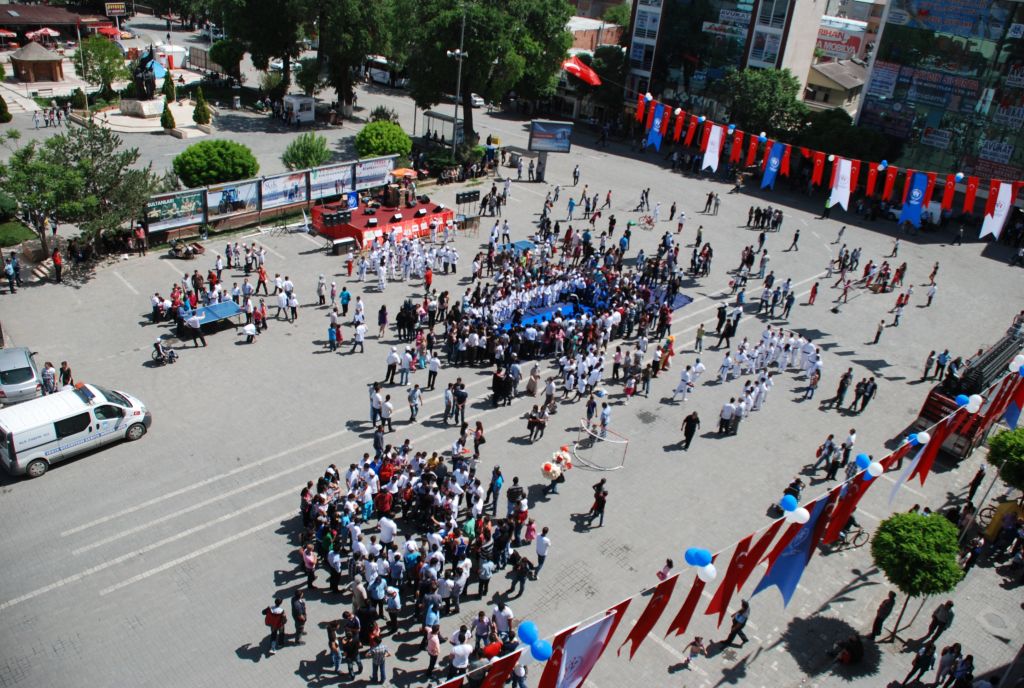 Saygı Duruşsuz 19 Mayıs Kutlaması