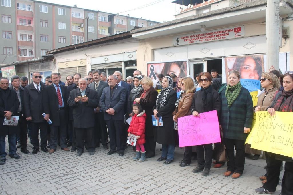 Derneklerden Özgecan Aslanın Katledilişi İle İlgili Ortak Bir Basın Açıklaması Yaptı