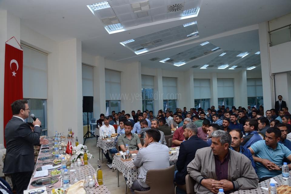 VALİ ENVER ÜNLÜ GÜVENLİK KORUCULARIYLA İFTARDA BULUŞTU