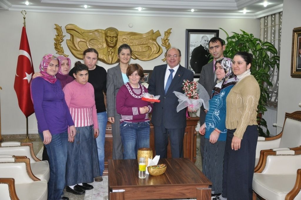 Karakoyunlu Rehabilitasyon Merkezindeki Bayanlardan Vali Amir Çiçeke Ziyaret