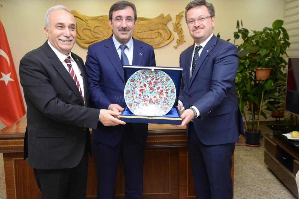 BAKAN FAKIBABA VE AK PARTİ GENEL BAŞKAN YRD CEVDET YILMAZ IĞDIR VALİLİĞİNİ ZİYARET ETTİ