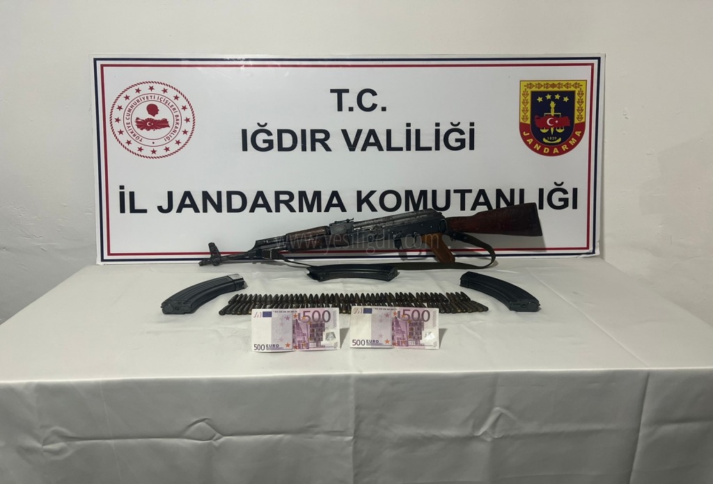 Kaleşnikof ve sahte döviz bulunduran şahıs JASAT dedektifleri tarafından yakalandı