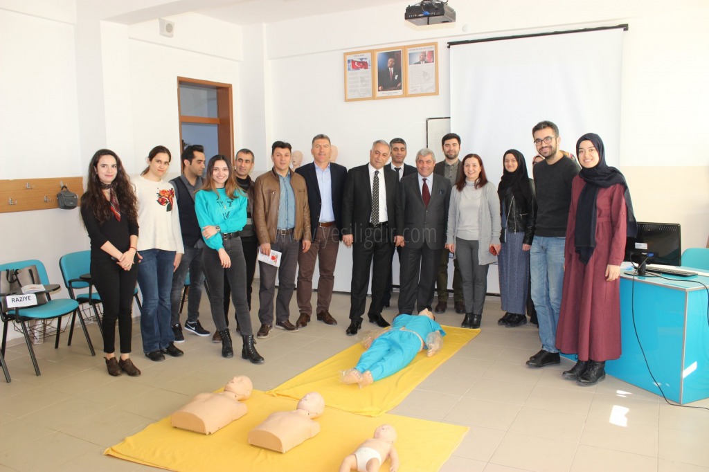 Hakan Gönen70Yıl Cumhuriyet Mesleki ve Teknik Anadolu Lisesini ziyaret Etti