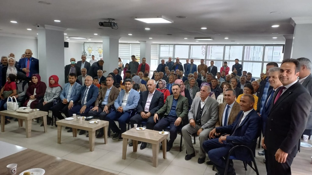 AK Parti İl Başkanlığı'nda bayramlaşma programı düzenlendi