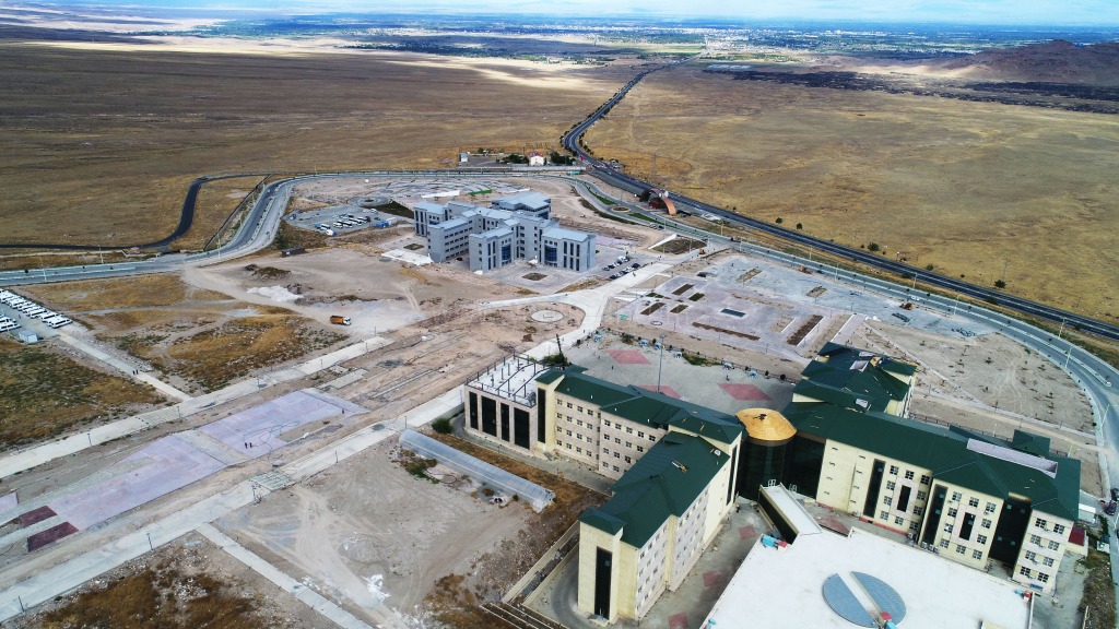 Iğdır Üniversitesinde Peyzaj Çalışmaları Büyük Ölçüde Tamamlandı