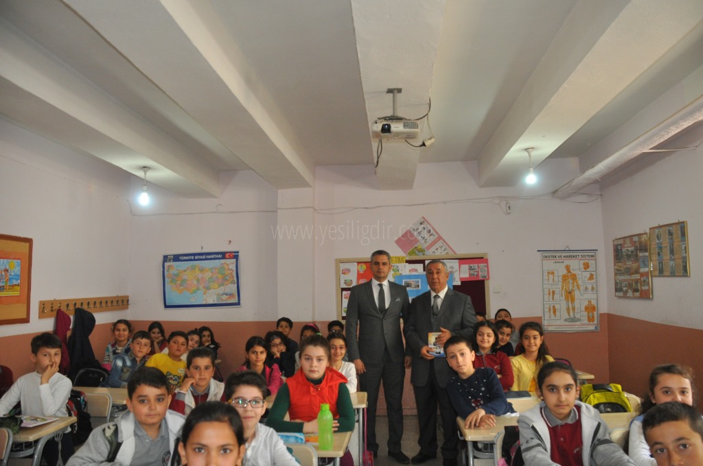 İNÖNÜ İLKOKULUNDA BUGUN BIRLIKTE OKUYALIM PROJESİ DEVAM EDİYOR