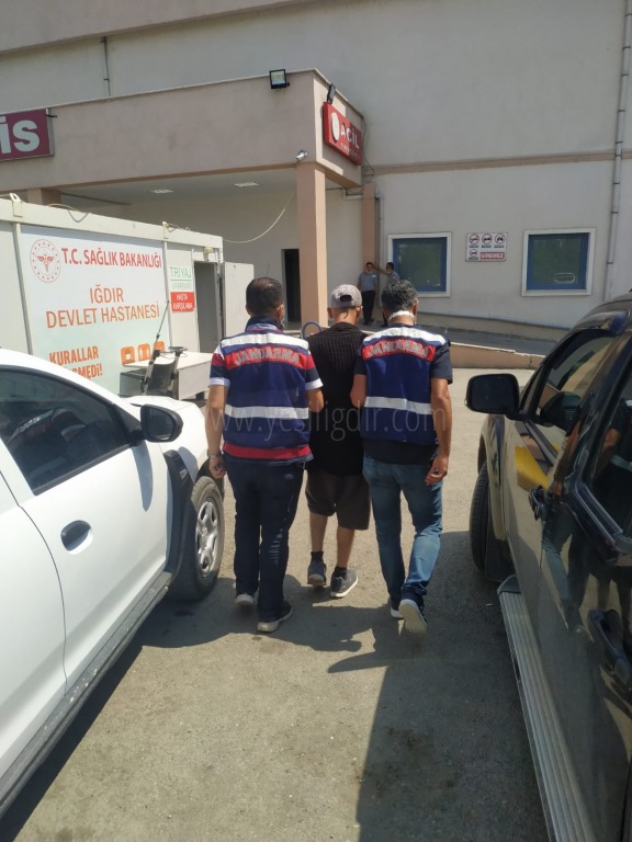 Iğdır İl JKlığı JASAT Dedektiflerince 8 Yıl Hükmü Olan Şahıs Yakalanarak Tutuklandı