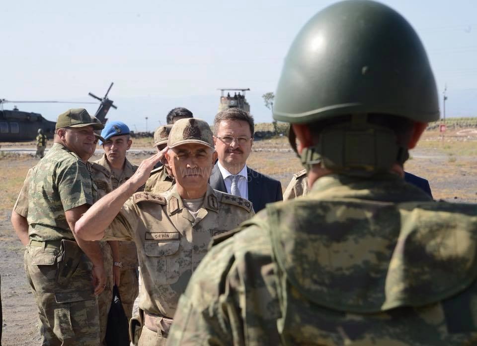 Orgeneral Arif Çetin Sınırı Denetledi