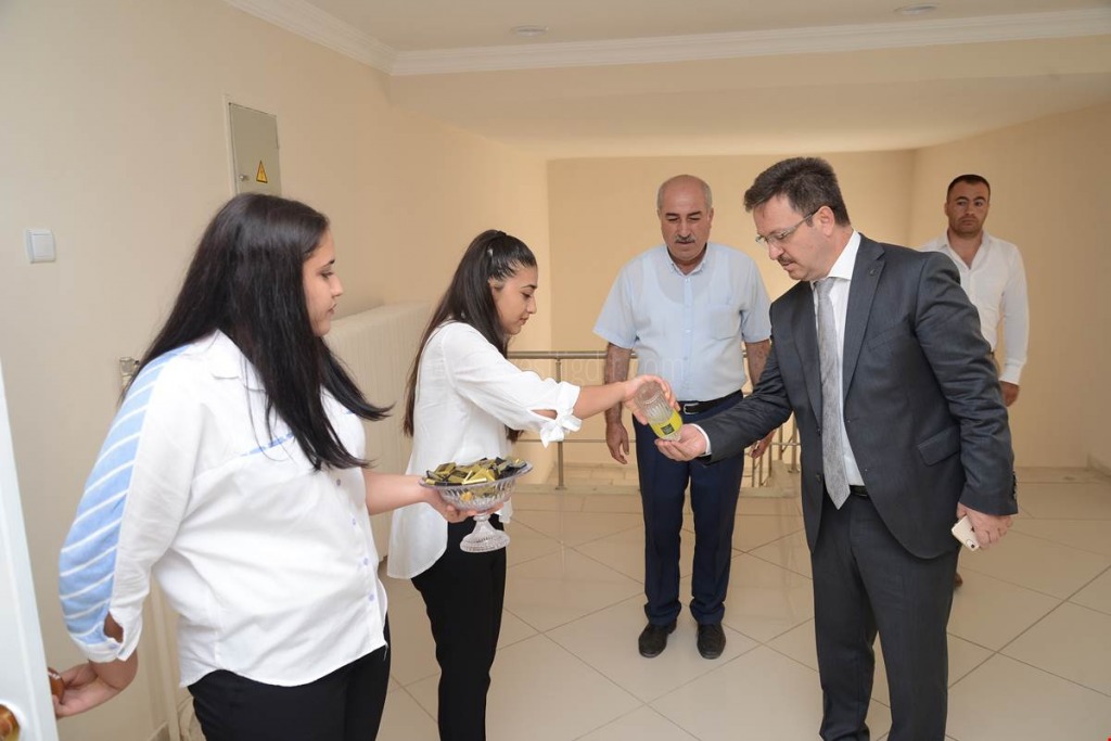 VALİ ÜNLÜ KAZIM KARABEKİR TARIM İŞLETMESİ MÜDÜRLÜĞÜNÜ ZİYARET ETTİ
