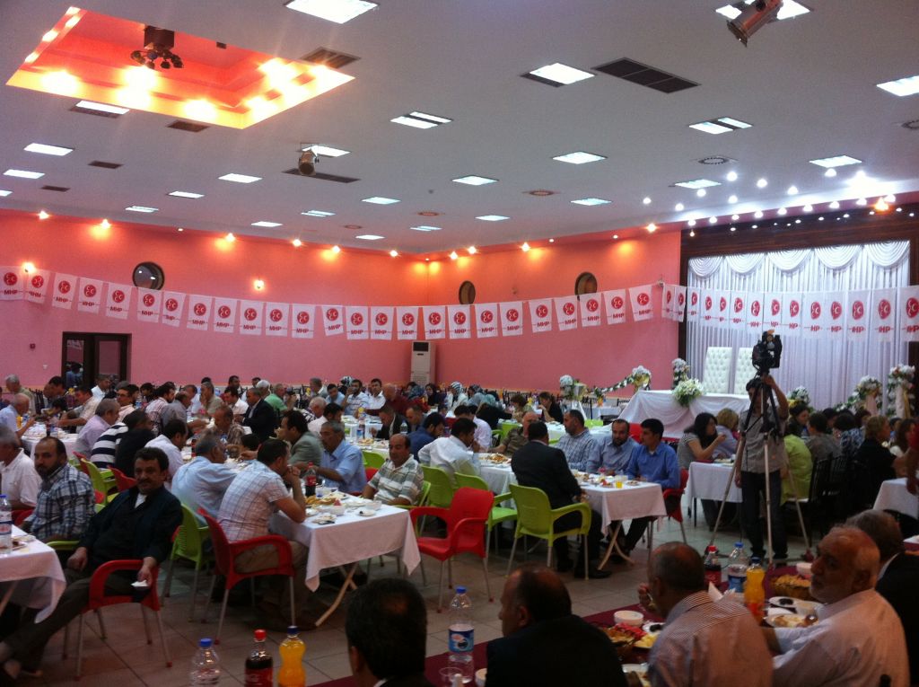 MHP Iğdır İl Teşkilatı İftar Yemeği Verdi