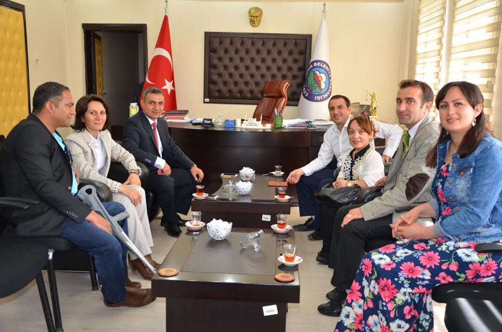 Engelliler Derneğinden Başkanlara Plaket