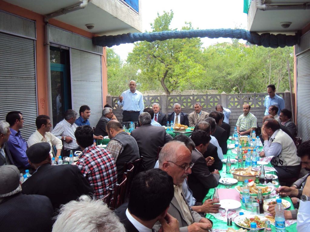 Ak Parti Seçim Gezisine Devam Ediyor