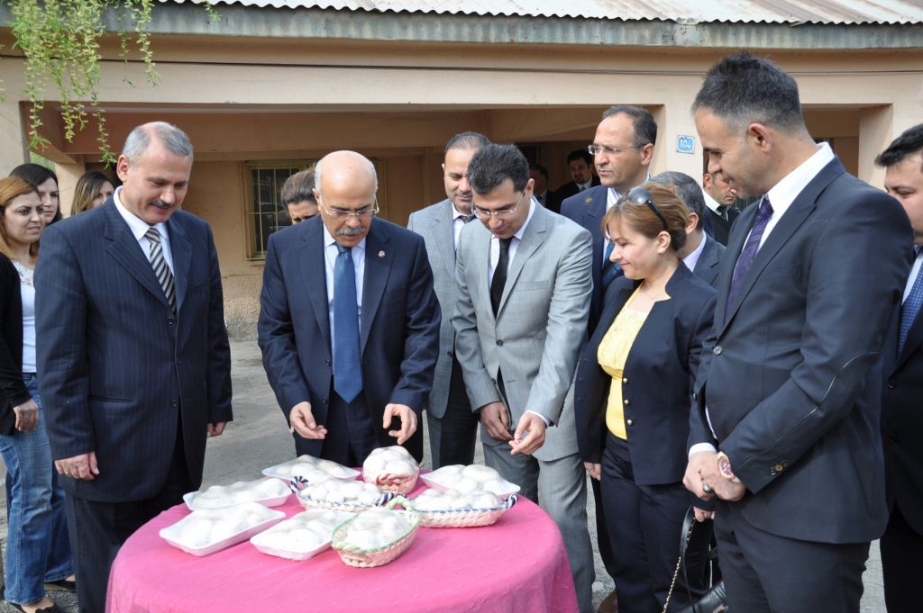 Vali Ahmet Pek Sodes Projesi Kapsamında Yetiştirilen Kültür Mantarını İnceledi
