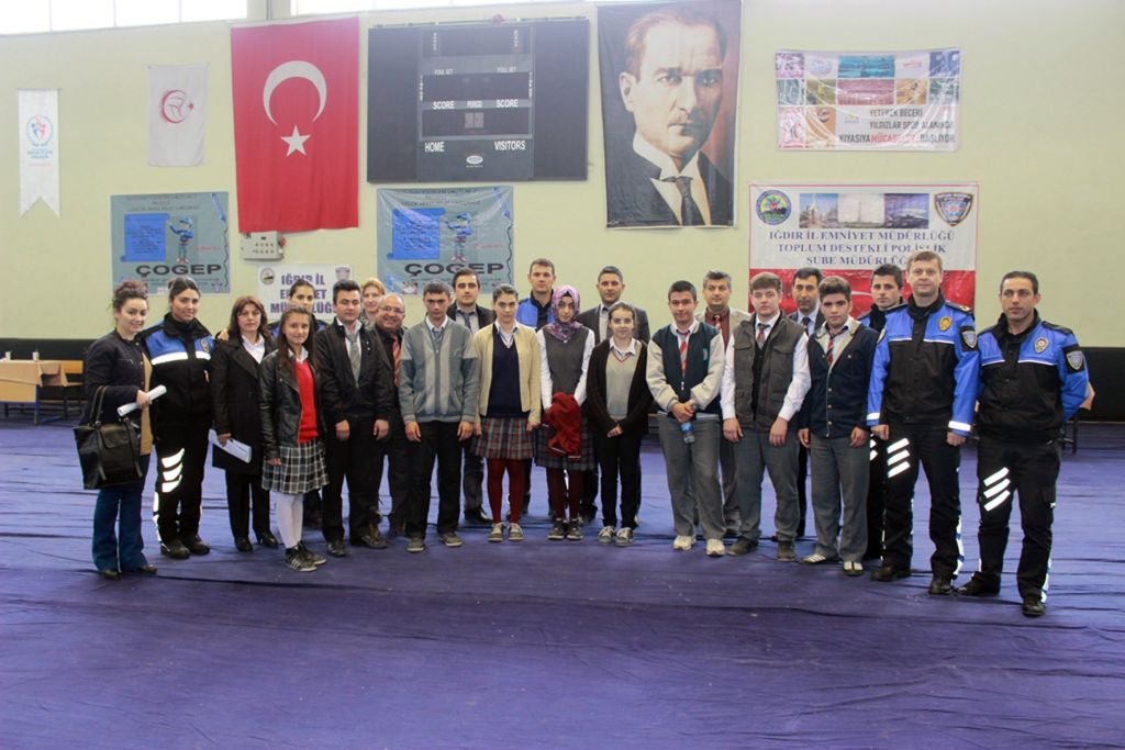Iğdırda Doğudan Yükselen Umutlar 2 Projesi Kapsamında Bilgi Yarışması Yapıldı