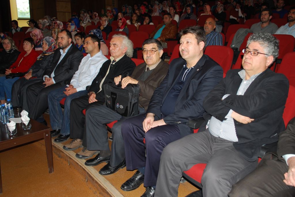 Yaşayan Felsefe Paneline Yoğun ilgi