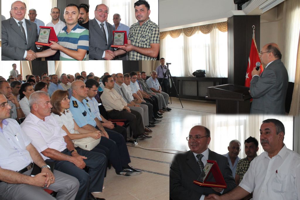 Iğdır Valisinden basın mensuplarına plaket