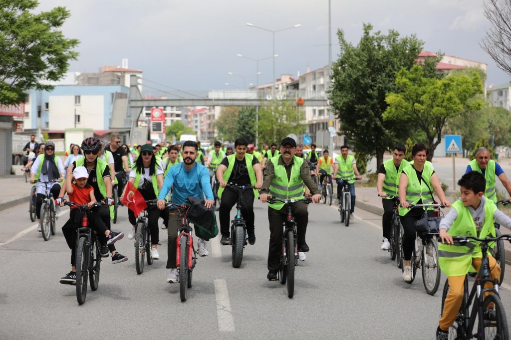 11 Yeşilay Bisiklet Turu 81 ilde eş zamanlı düzenlendi