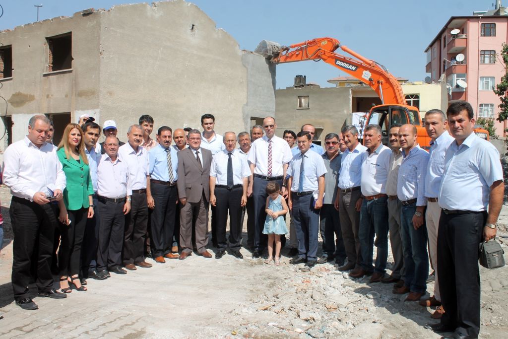 Kentsel Dönüşüm Kapsamında Riskli Binalar Yıkıldı