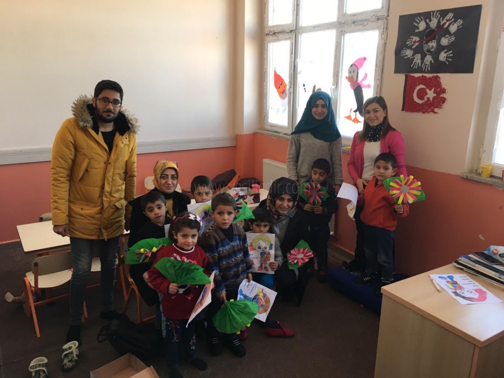 Üniversite Öğrencileri Minikleri Sevindirmeye Devam Ediyor