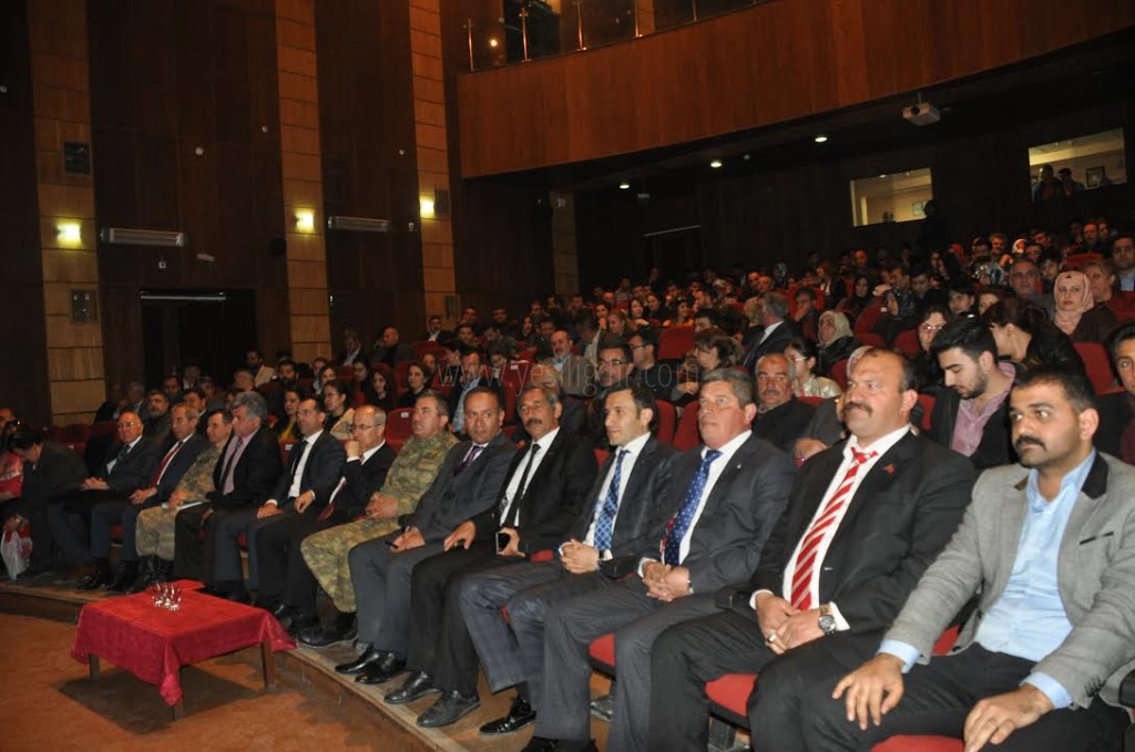 ERZURUM KONGRESİ'Nİ AZERBAYCAN TİYATRO EKİBİ CANLANDIRDI