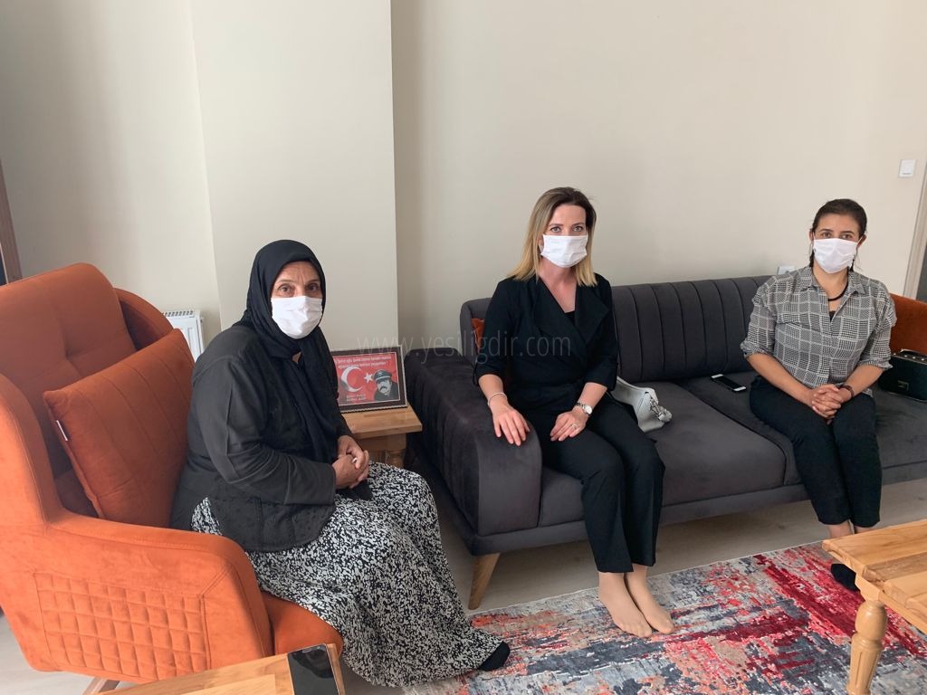 Hatice Sarıibrahim Şehit Ailesini Ziyaret Etti