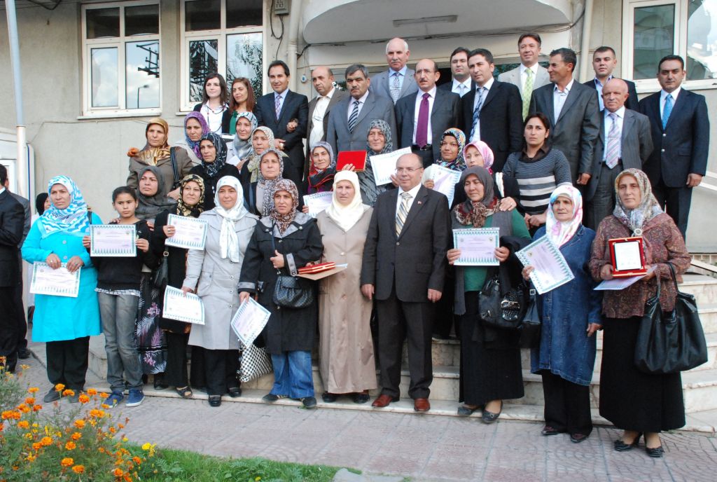 Bayan Çiftçilere Sertifika Verildi