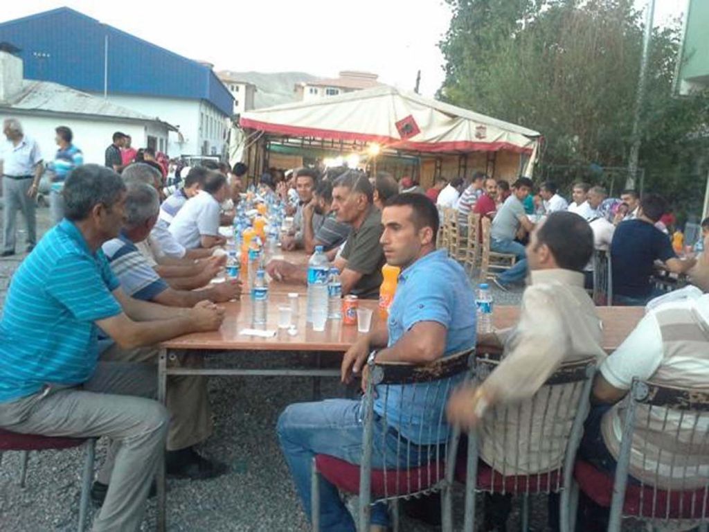 Tuzluca Belediye Eşbaşkanlarından Belediye Personeline İftar Yemeği