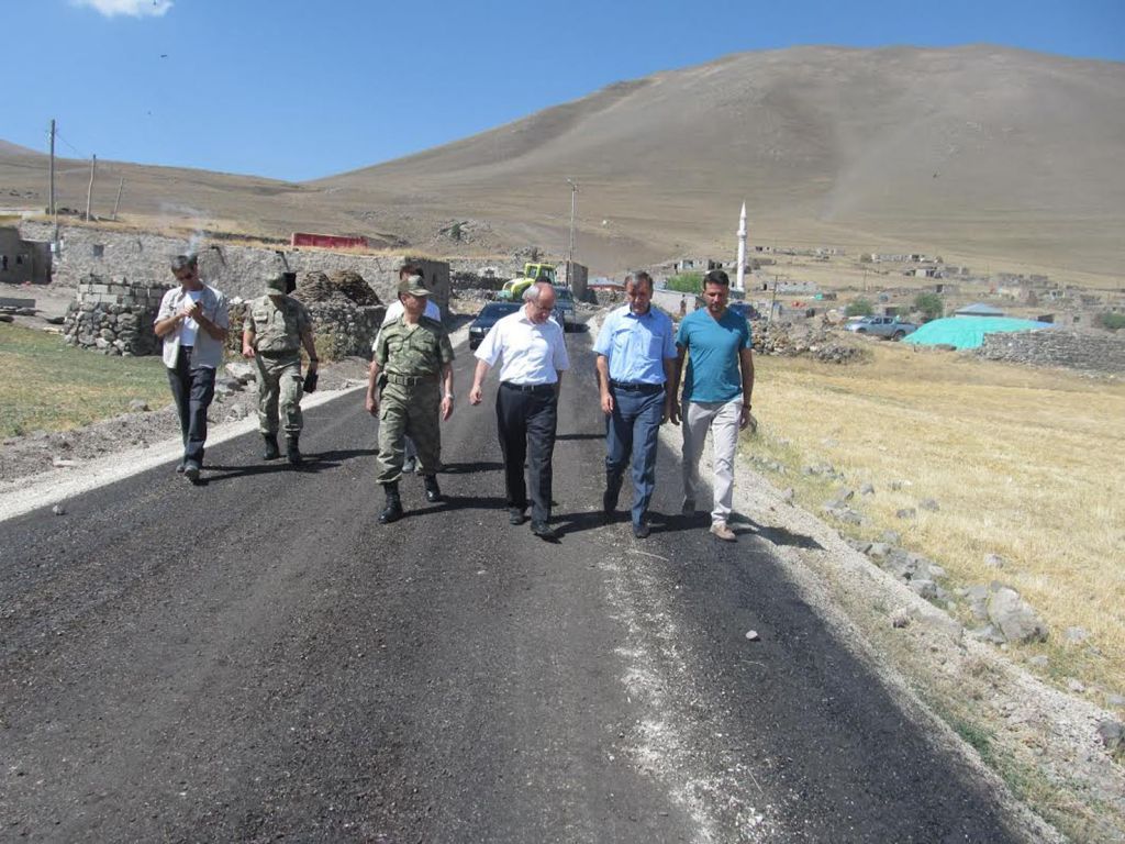 Vali Davut Haner Köy Yolları Çalışmalarını Yerinde İnceledi