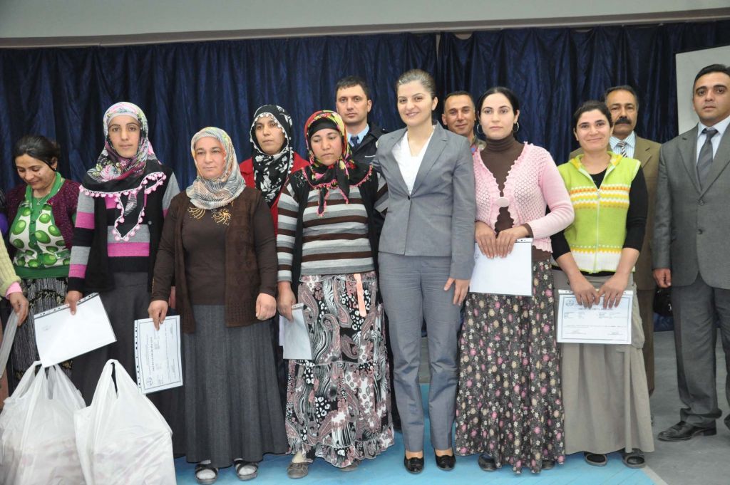 9 Bayan Daha Okur Yazar Oldu