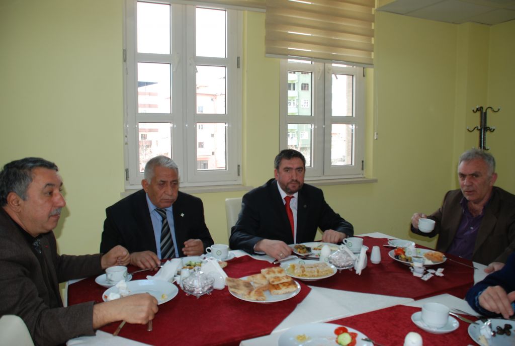 Iğdır Müftüsünden Basın Mensuplarına Kahvaltı