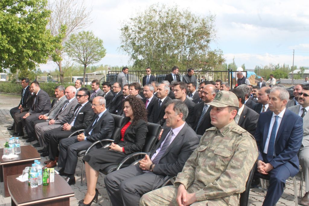 Vali Haner Karakoyunlu İlçesini Ziyaret Etti