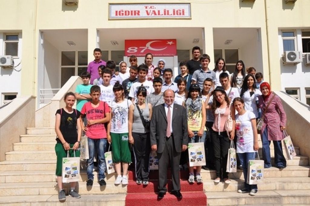 Kırıkkaleli Gençler Vali Amir Çiçek'i Ziyaret Etti