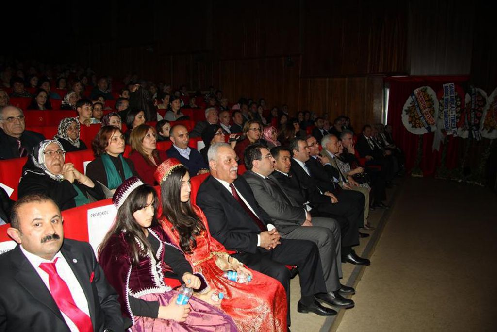 Geleneksel Nevruz Bayramı Şöleni Muhteşem Geçti