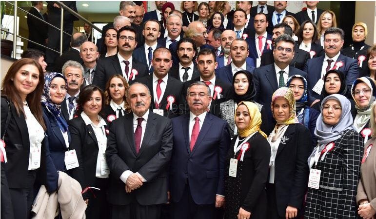 IĞDIRDA YILIN ÖĞRETMENİ FATİH RIZA ÇELİK SEÇİLDİ