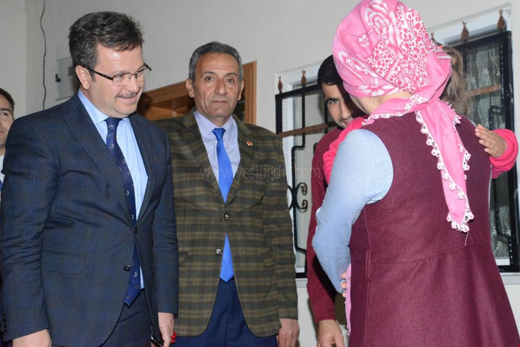 VALİ ENVER ÜNLÜ ŞEHİT AİLESİNİ ZİYARET ETTİ