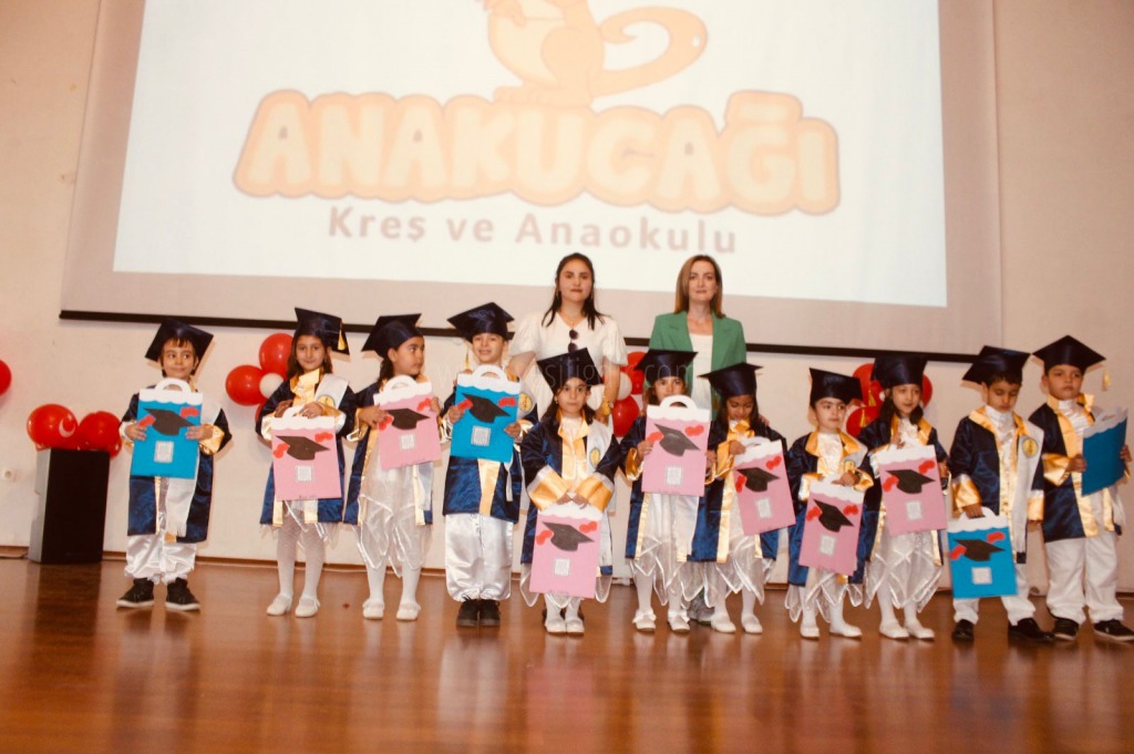 Minikler mezun oldu