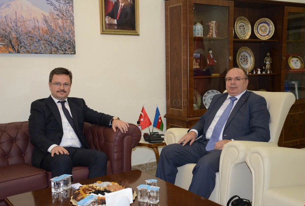 VALİ ENVER ÜNLÜ AMİR ÇİÇEK'İ MAKAMINDA AĞIRLADI