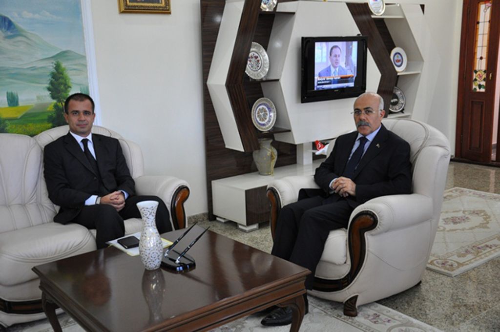 Türkiye Cumhuriyeti Nahcıvan Başkonsolosu Vali Pek'i Ziyaret Etti