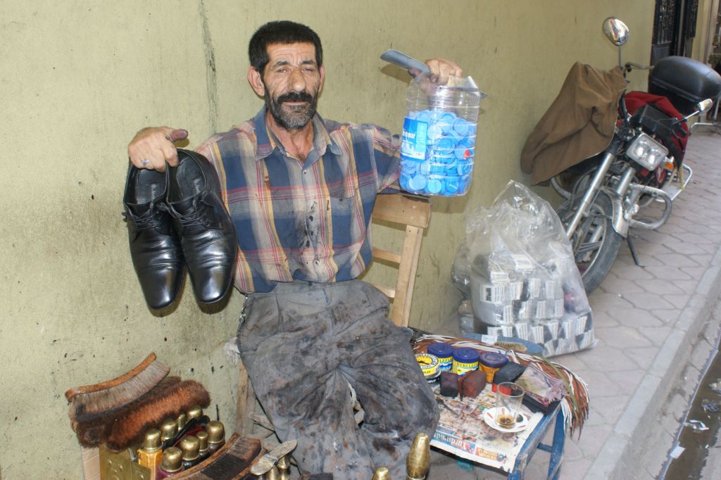 Engeliler için mavi kapak topladı