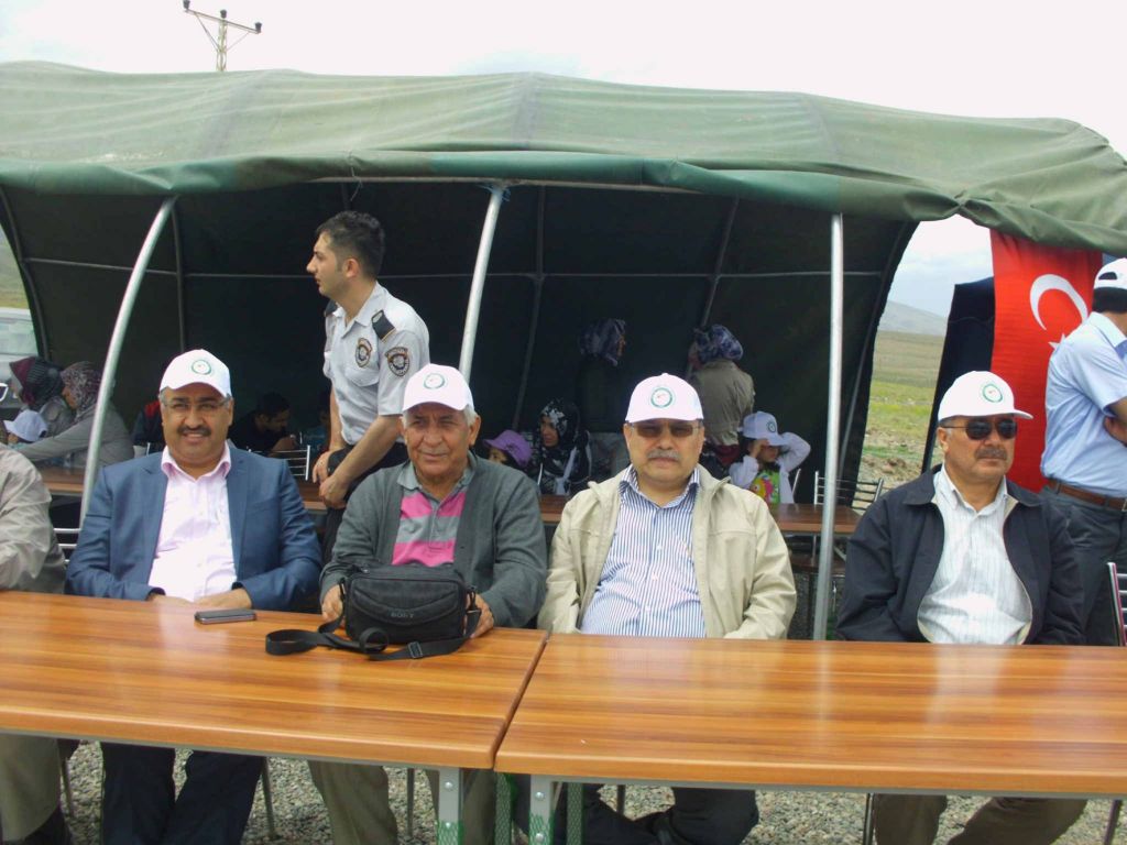 Iğdır Üniversitesinde 4 Bahar Şenliği Başladı Rektör Yılmaz Öğrencilerle Halay Çekti
