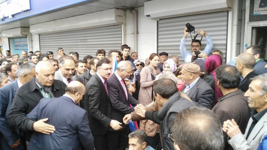 Ak Parti Milletvekili Adayları Turan ve Şeyran Kurbanlar Kesilerek Karşılandı