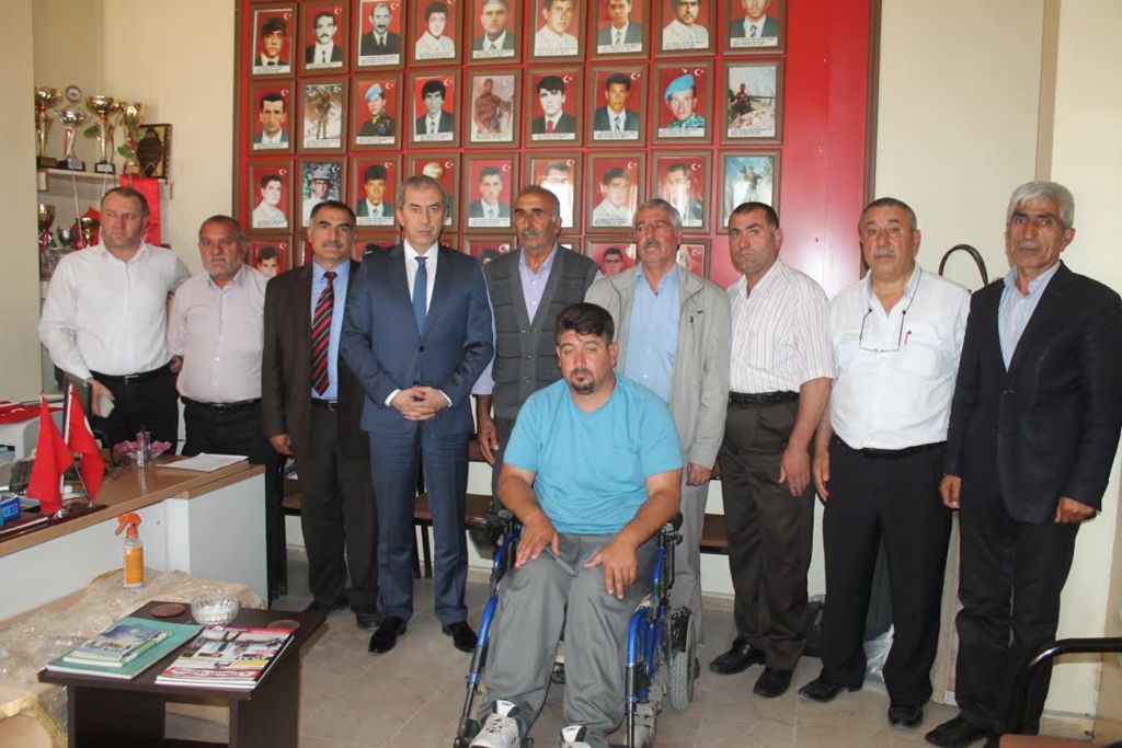 Türk Bayrağının İndirilmesine Tepki