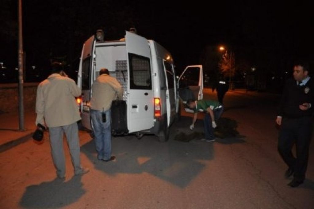 Şüpheli Valizden Elbise Çıktı