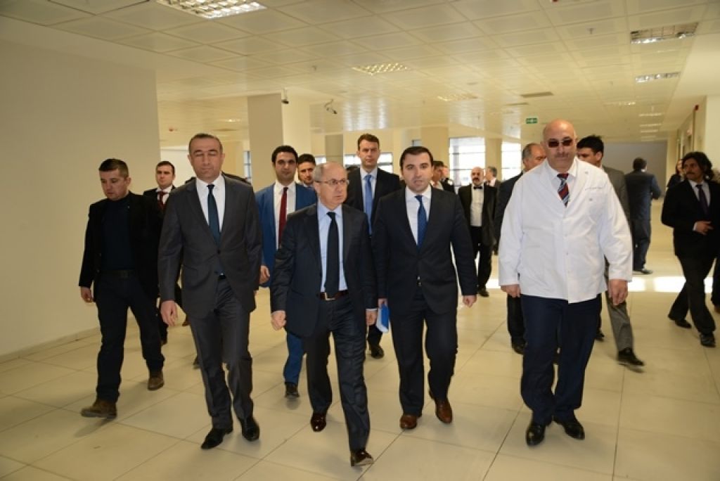 Vali Davut Haner Hastanede İncelemelerde Bulundu
